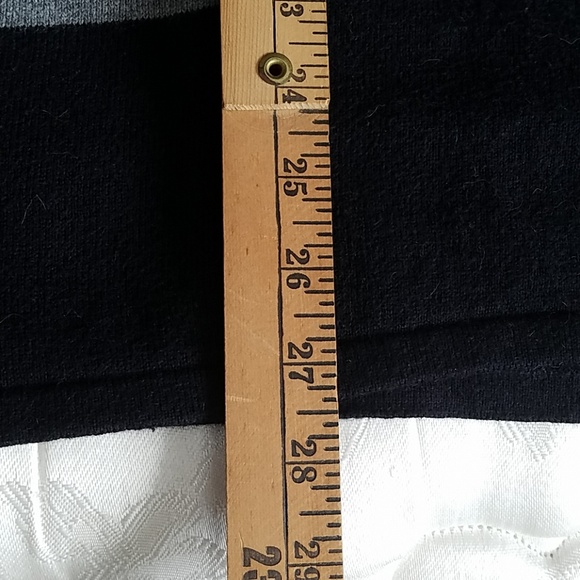 DonatedMotherhood sweater - Picture 3 of 8